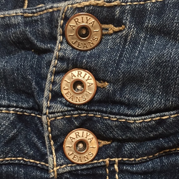 Ariya Distressed Denim Shorts - Picture 5 of 6